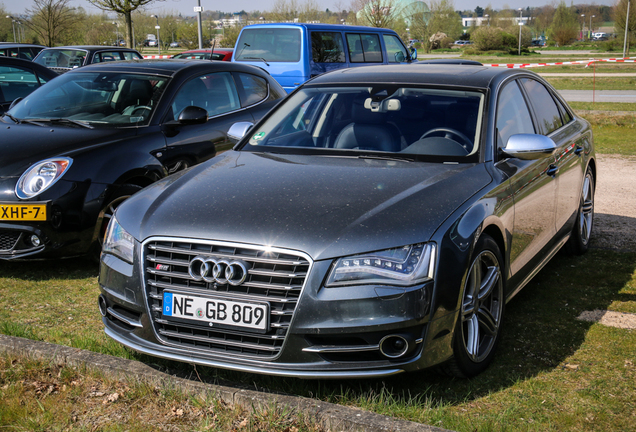 Audi S8 D4