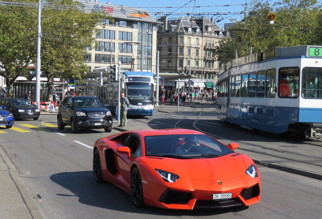 Lamborghini Aventador LP700-4