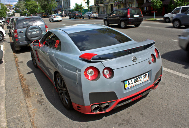 Nissan GT-R 2012