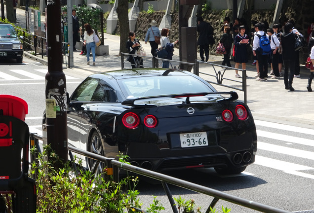 Nissan GT-R 2015