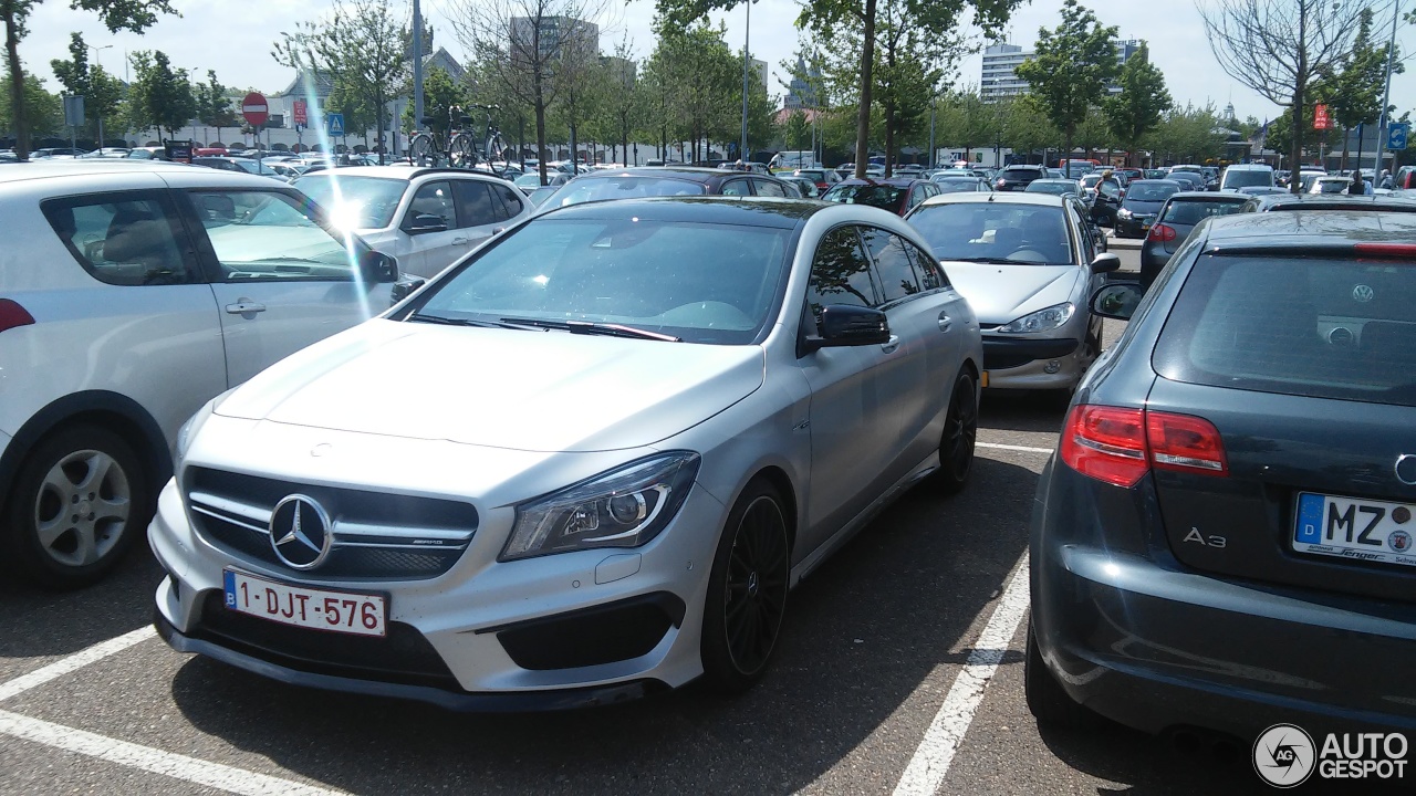 Mercedes-Benz CLA 45 AMG Shooting Brake