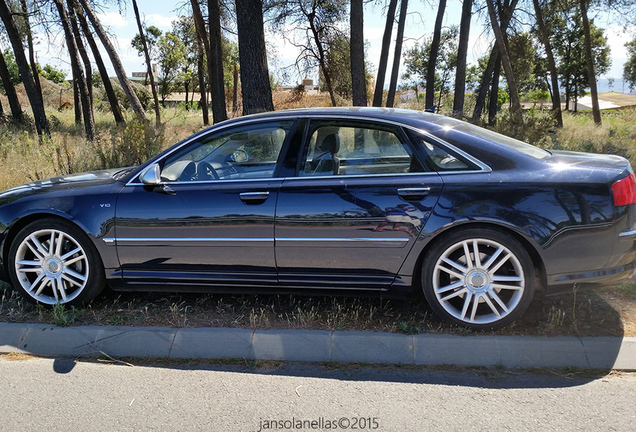 Audi S8 D3