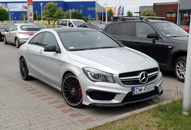 Mercedes-Benz CLA 45 AMG C117