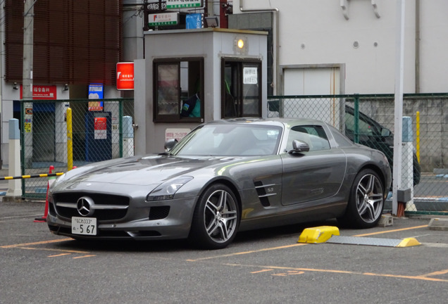 Mercedes-Benz SLS AMG