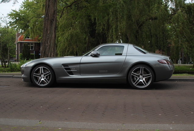 Mercedes-Benz SLS AMG