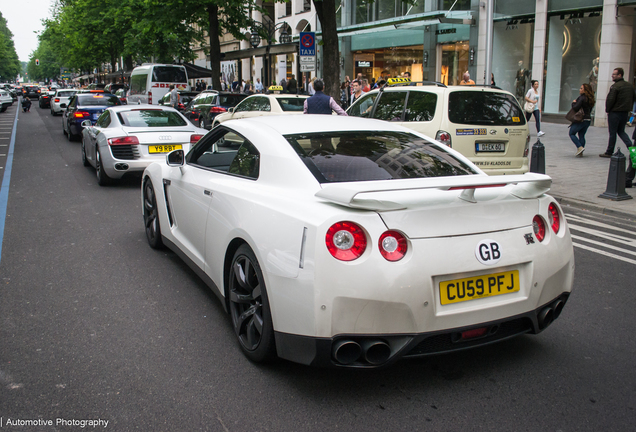 Nissan GT-R