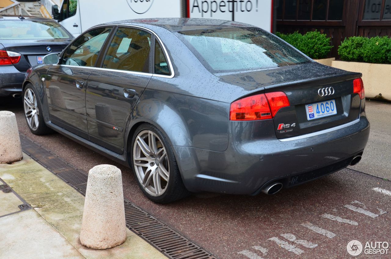 Audi RS4 Sedan