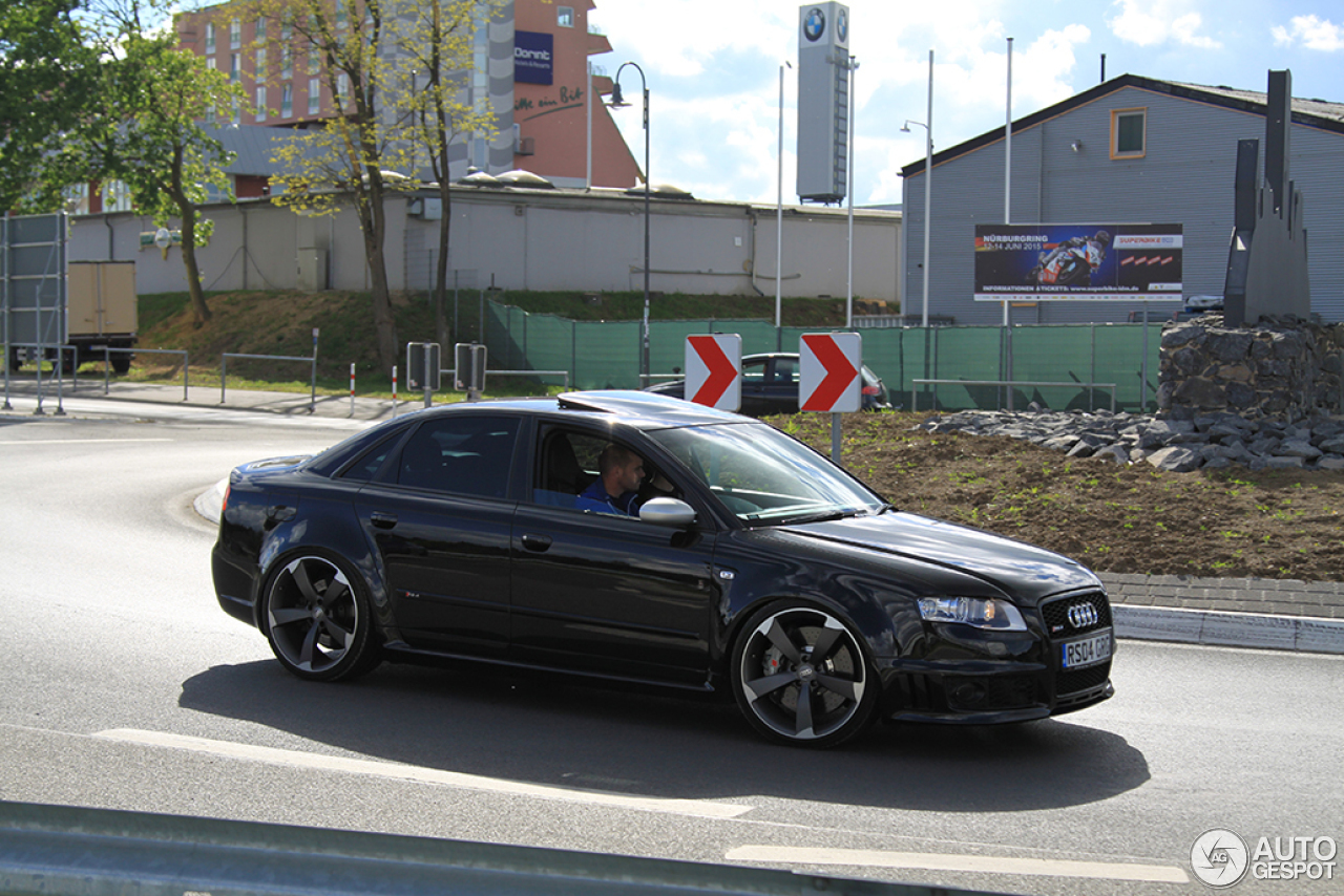 Audi RS4 Sedan