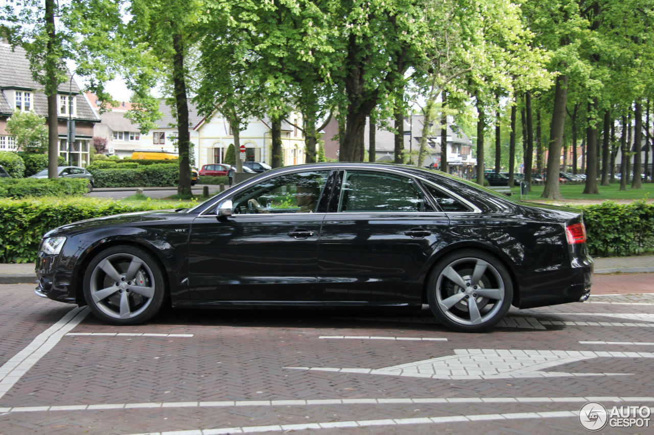 Audi S8 D4