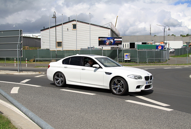 BMW M5 F10 2011