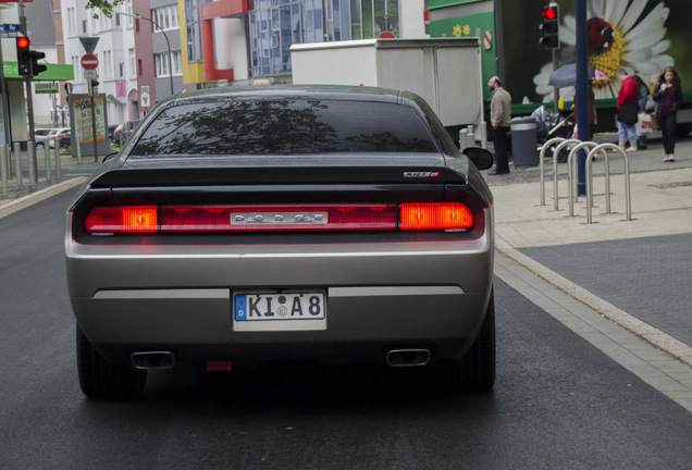 Dodge Challenger SRT-8