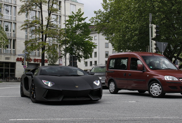 Lamborghini Aventador LP700-4