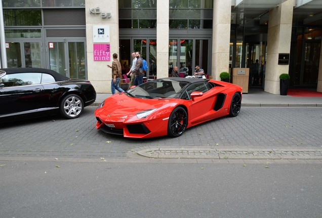 Lamborghini Aventador LP700-4 Roadster