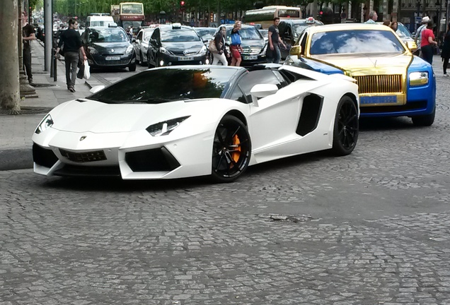 Lamborghini Aventador LP700-4 Roadster