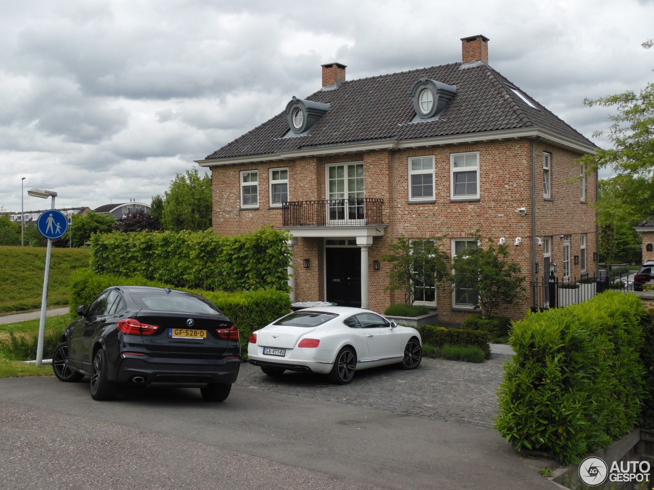 Bentley Continental GT V8