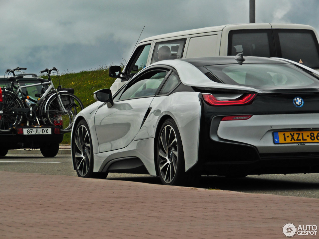 BMW i8