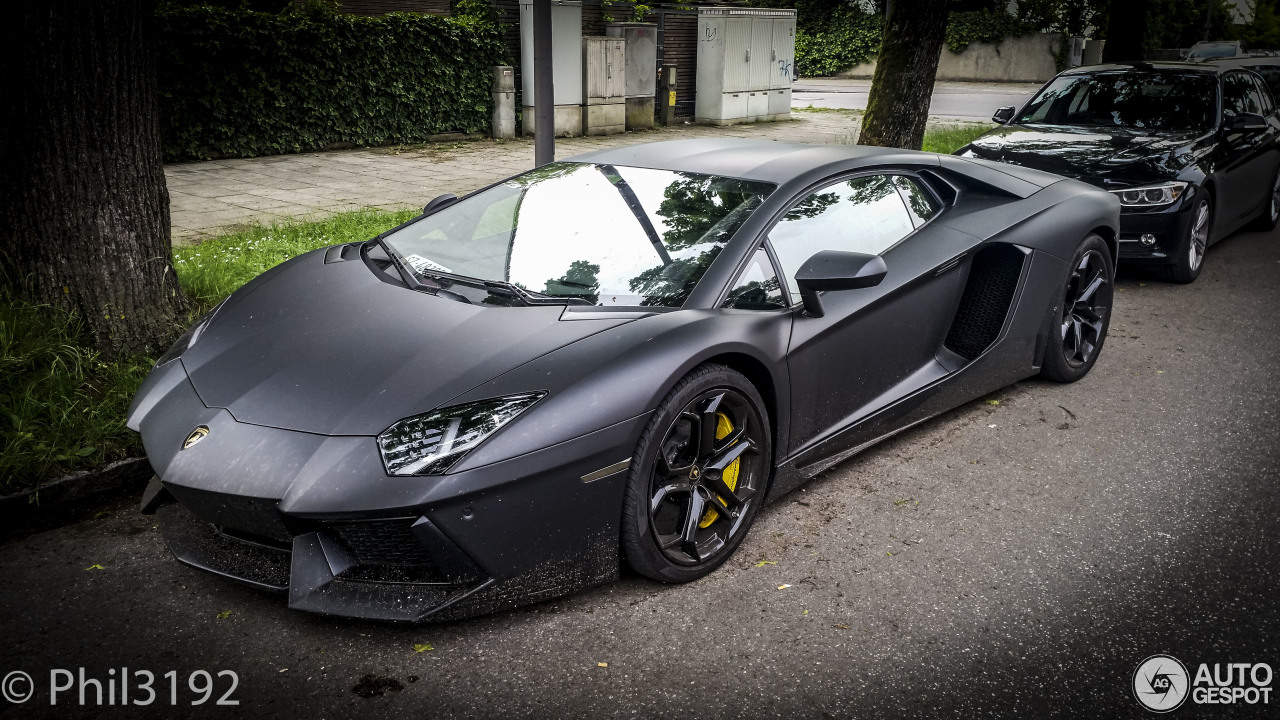 Lamborghini Aventador LP700-4