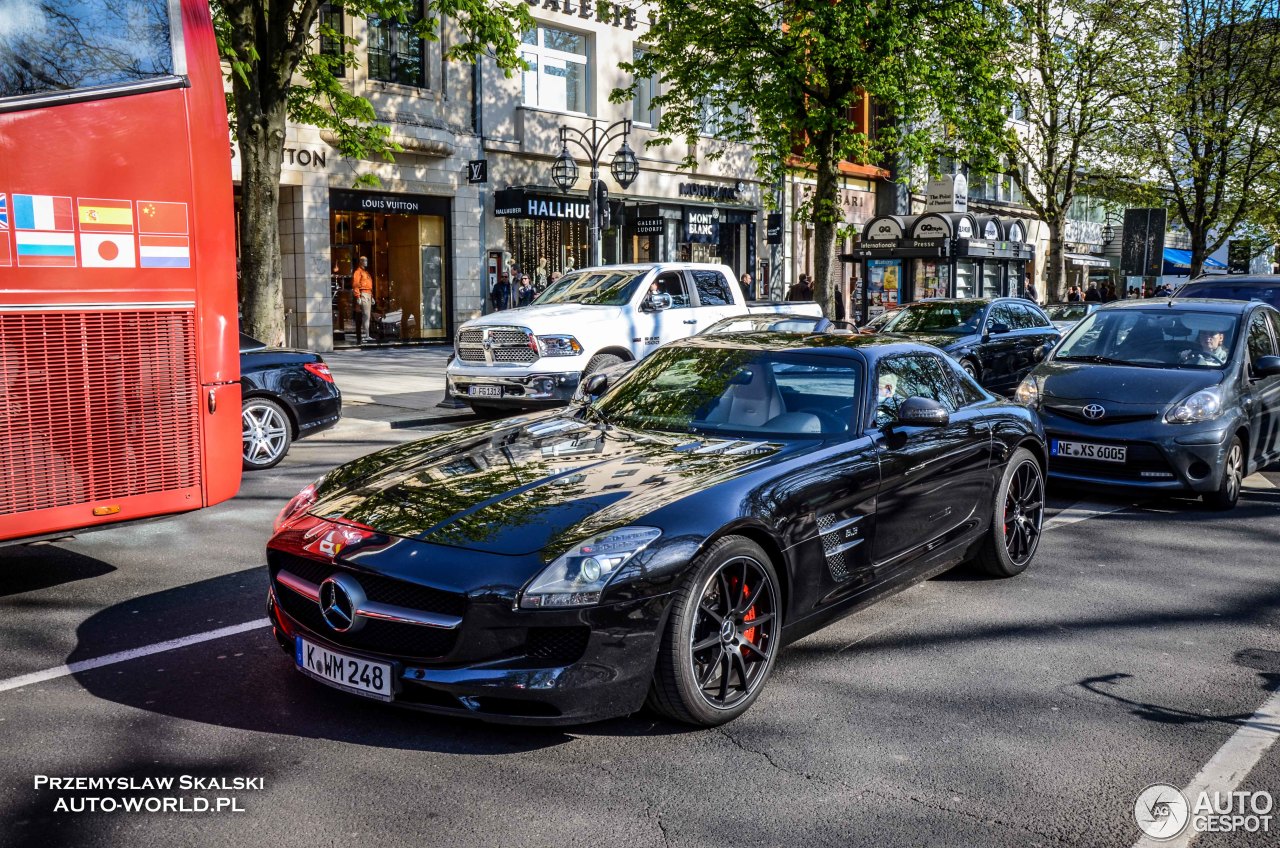 Mercedes-Benz SLS AMG