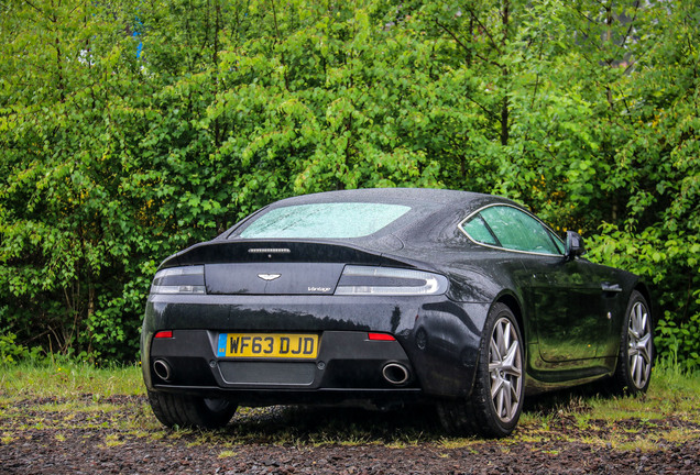 Aston Martin V8 Vantage 2012