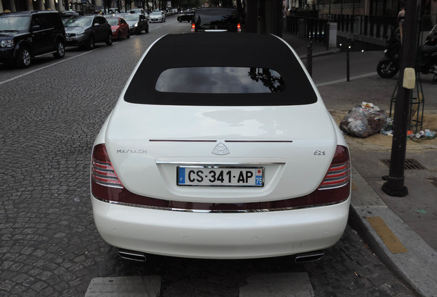 Maybach 62 S Landaulet 2011