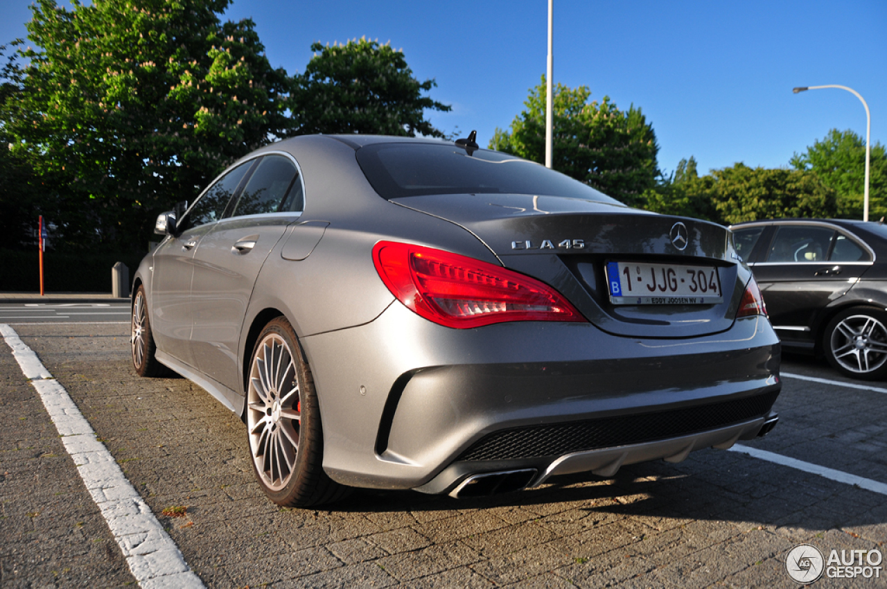 Mercedes-Benz CLA 45 AMG C117