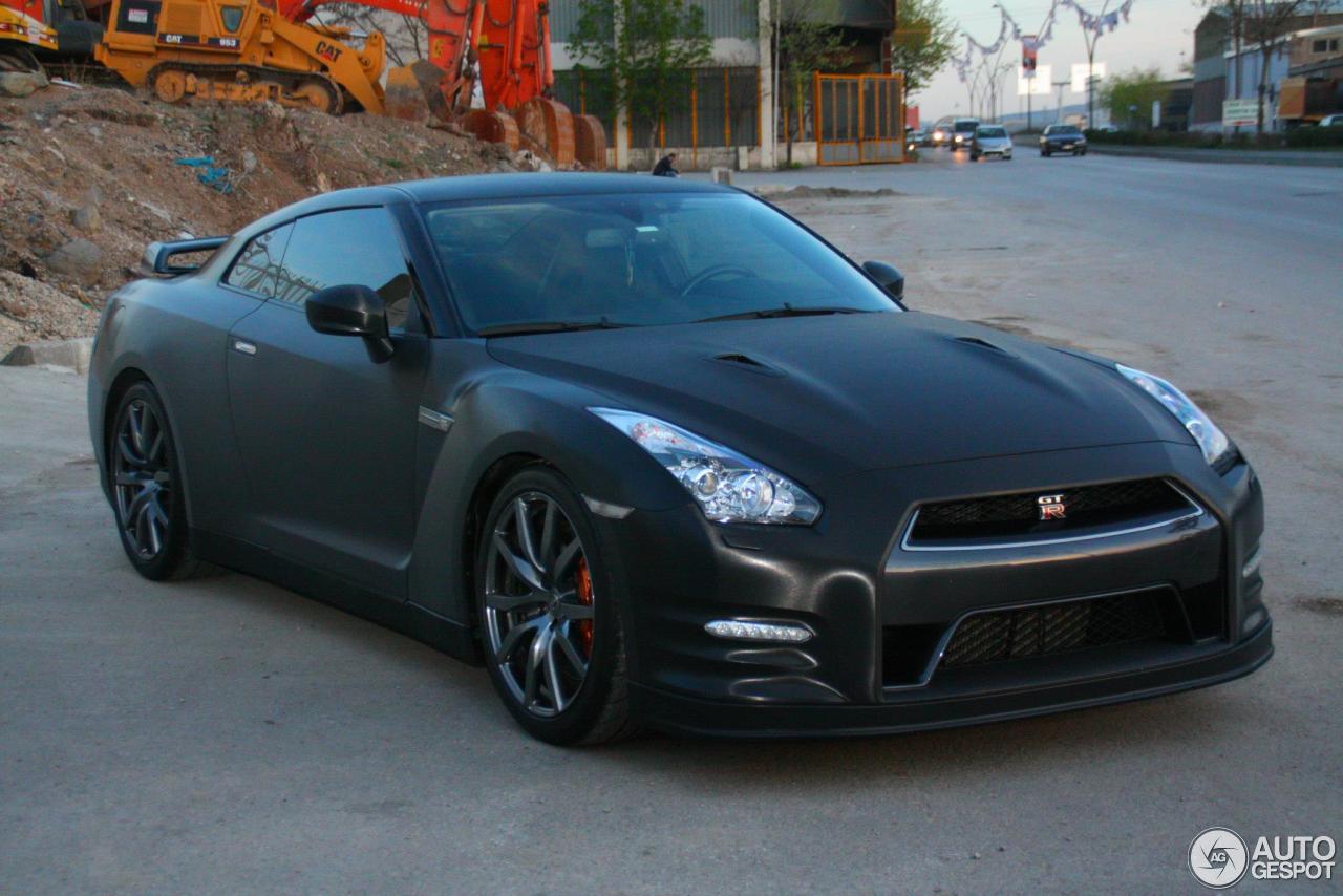 Nissan GT-R 2012