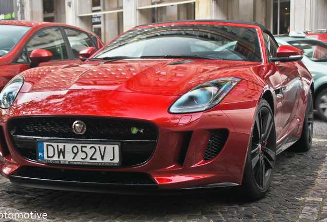 Jaguar F-TYPE R Convertible