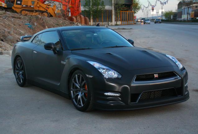 Nissan GT-R 2012