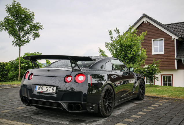 Nissan GT-R