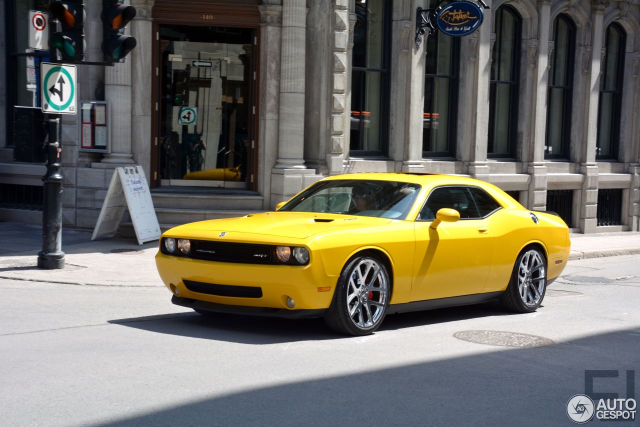 Dodge Challenger SRT-8