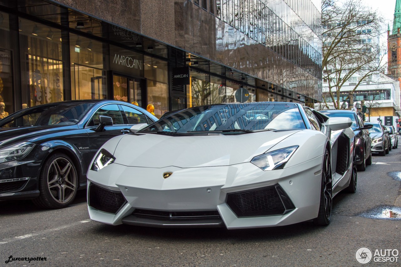 Lamborghini Aventador LP700-4 Roadster