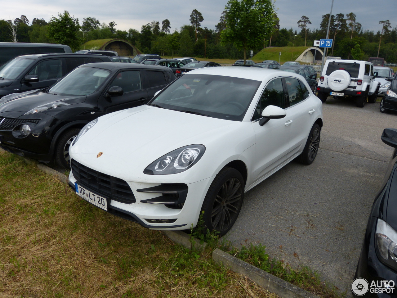 Porsche 95B Macan Turbo