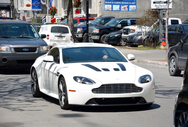 Aston Martin V12 Vantage