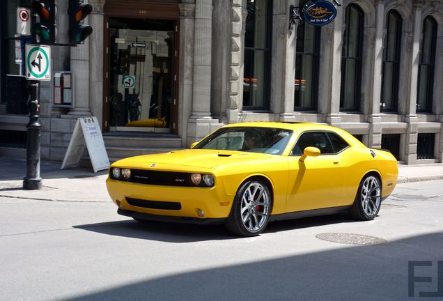 Dodge Challenger SRT-8