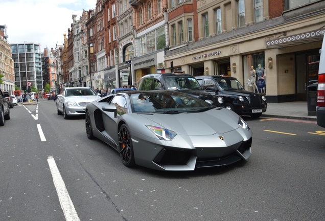 Lamborghini Aventador LP700-4 Roadster