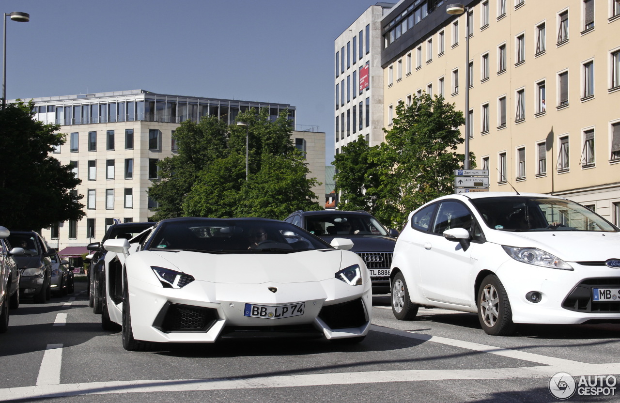 Lamborghini Aventador LP700-4 Roadster