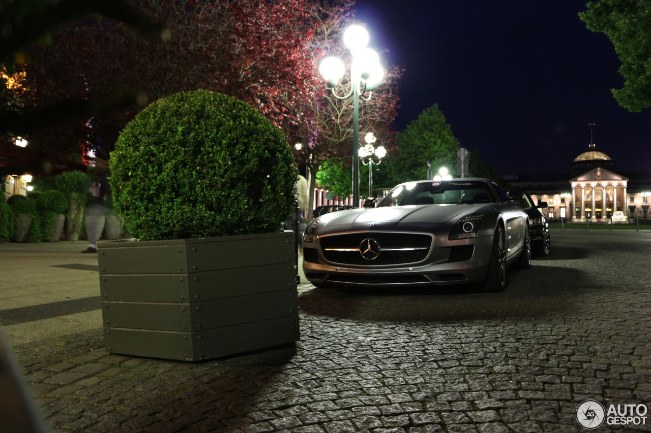 Mercedes-Benz SLS AMG