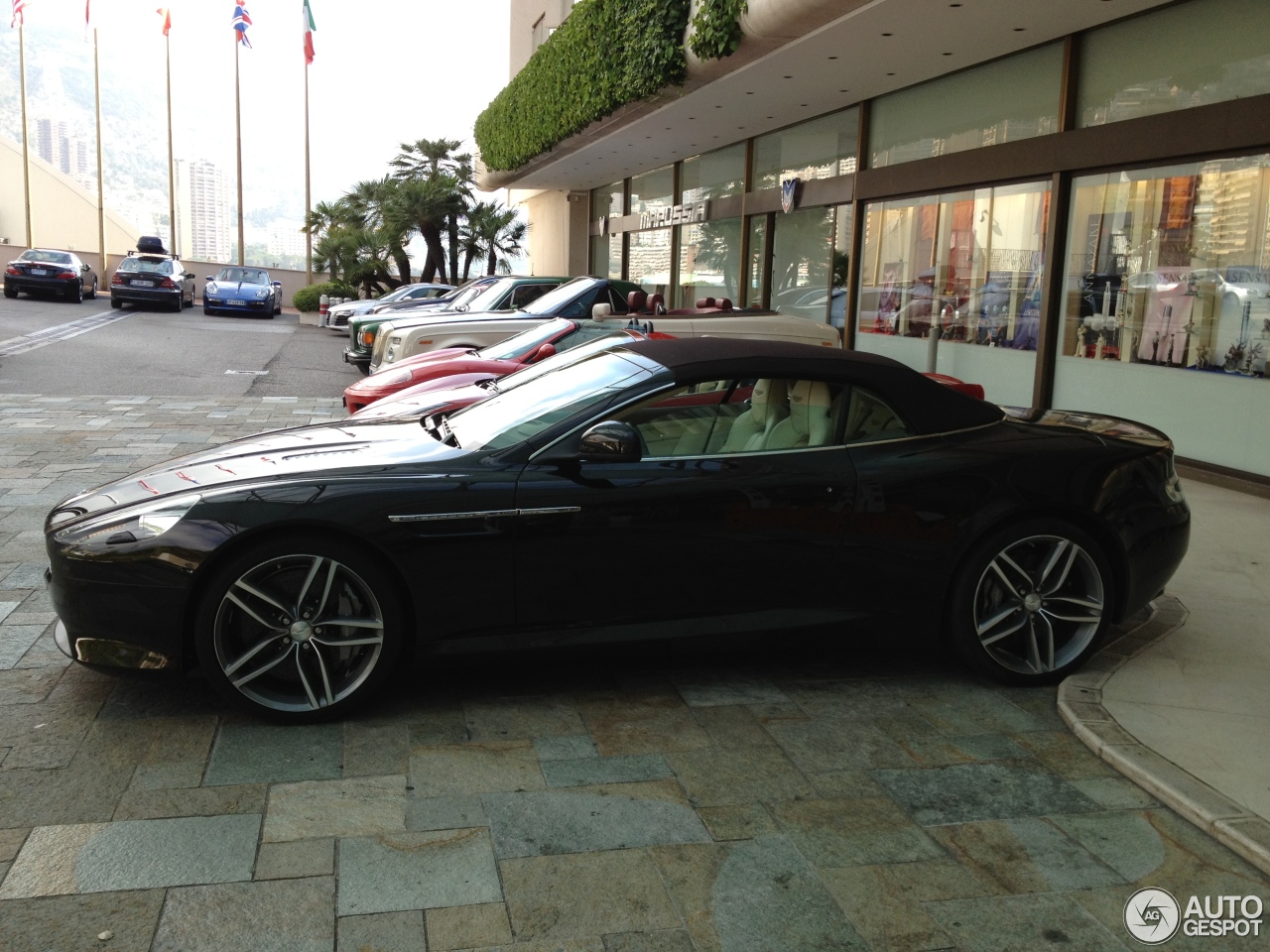 Aston Martin Virage Volante 2011