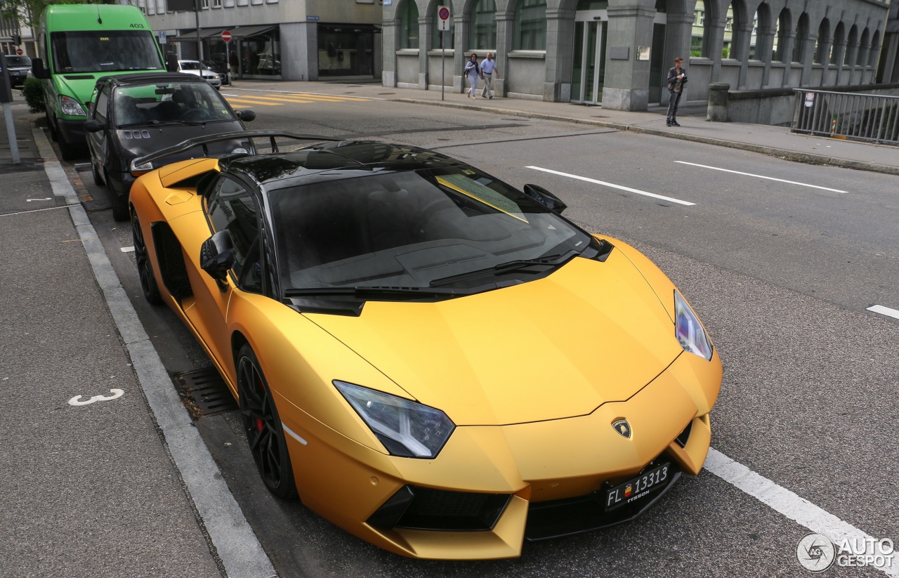 Lamborghini Aventador LP700-4 Roadster