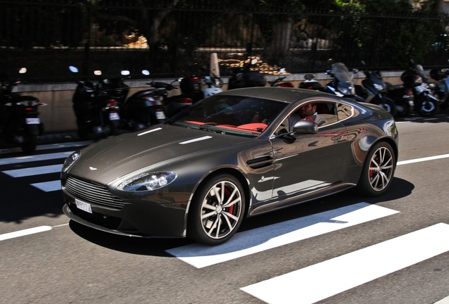 Aston Martin V8 Vantage S