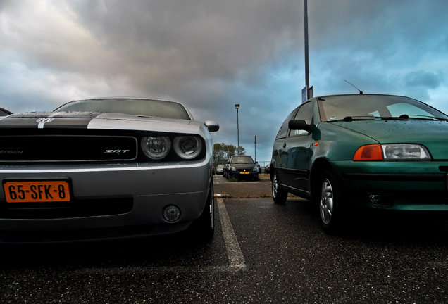 Dodge Challenger SRT-8