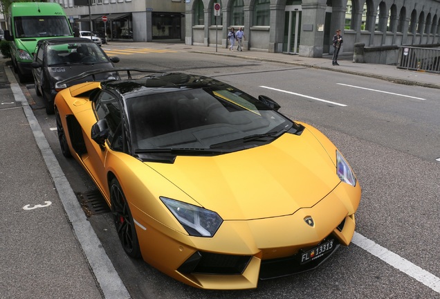 Lamborghini Aventador LP700-4 Roadster