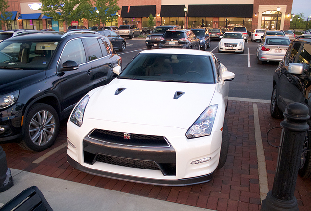 Nissan GT-R 2014