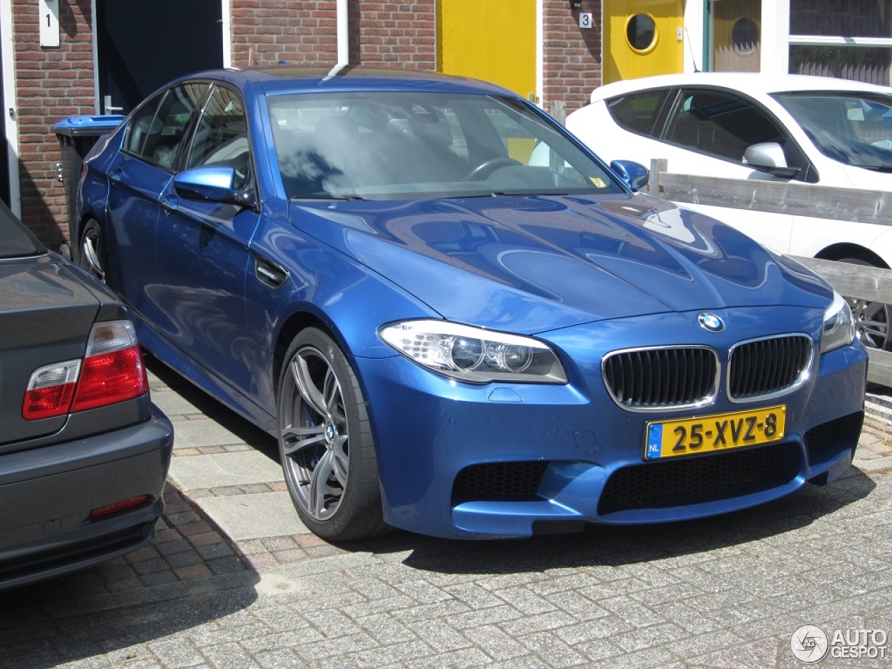 BMW M5 F10 2011