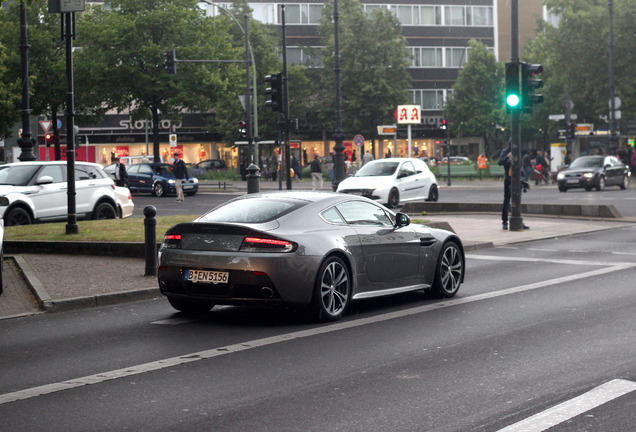 Aston Martin V12 Vantage