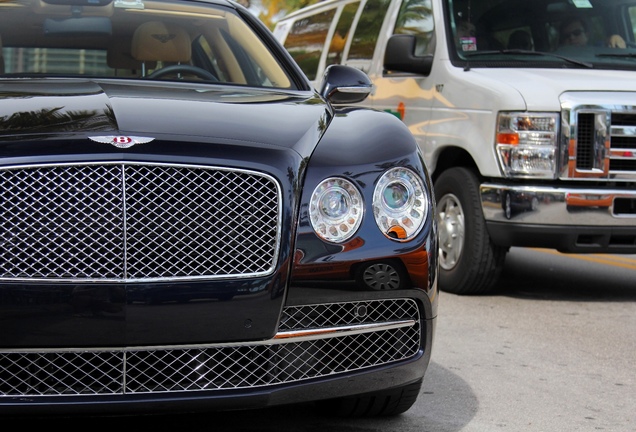 Bentley Flying Spur V8