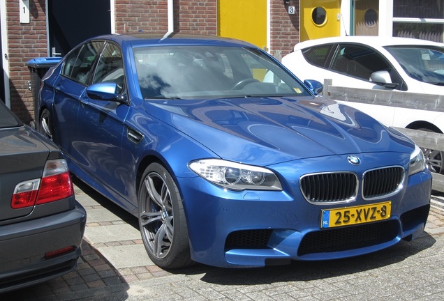 BMW M5 F10 2011