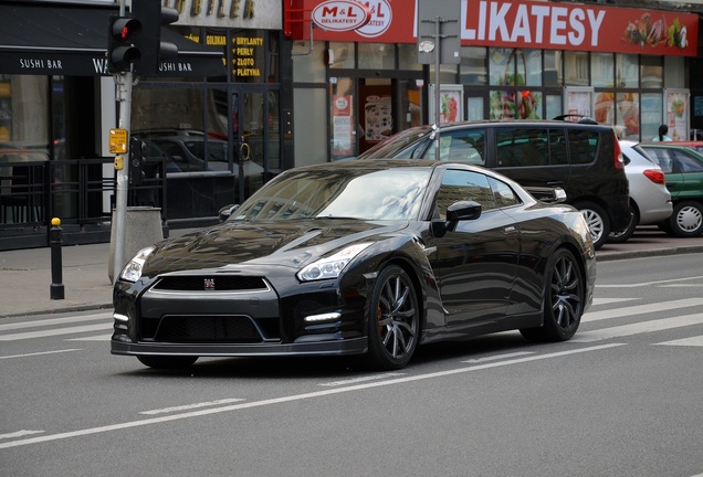 Nissan GT-R 2015