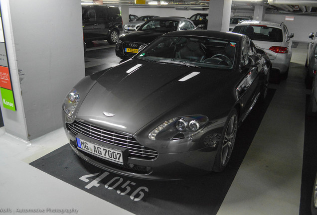 Aston Martin V8 Vantage 2012