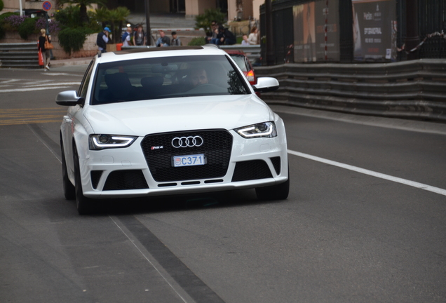 Audi RS4 Avant B8